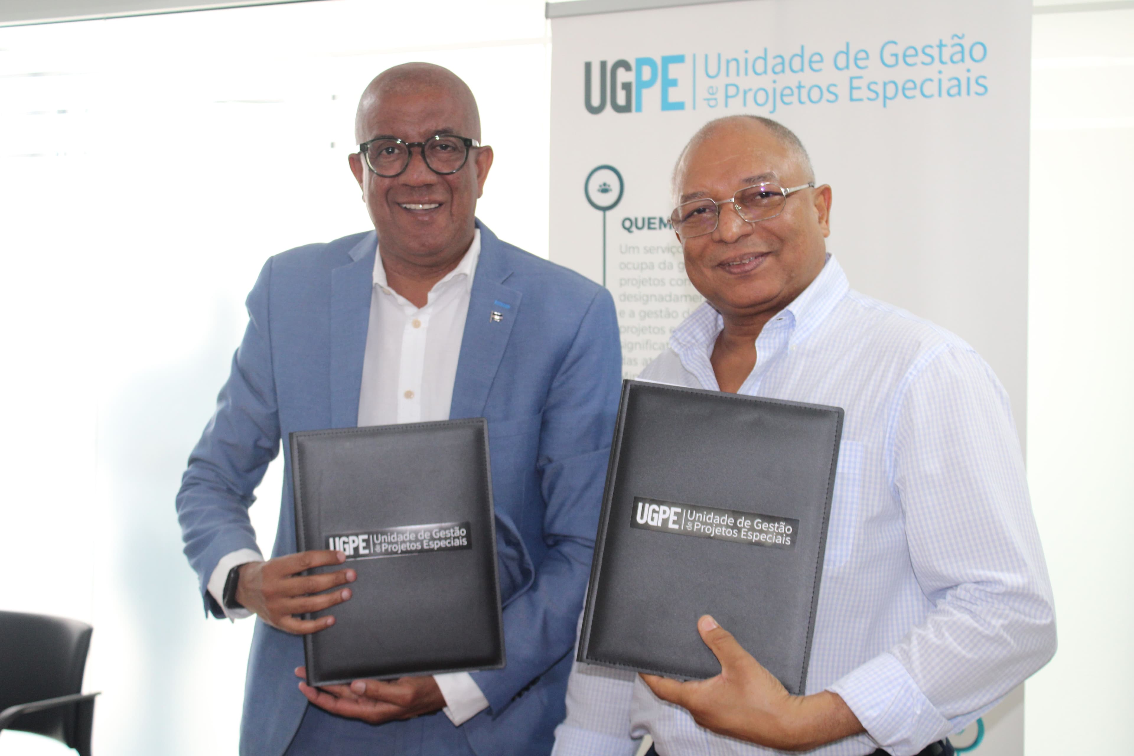 Assinatura do contrato para a reabilitação e modernização do Mercado de Peixe do Mindelo