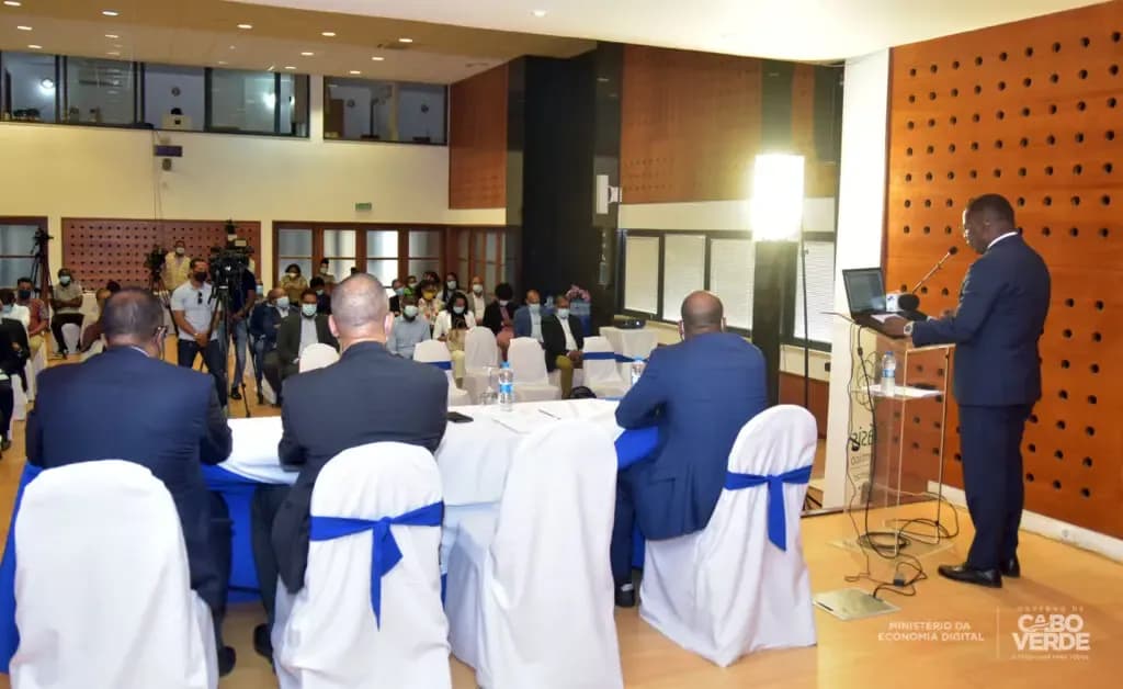 Governo lança oficialmente o Projeto Projeto de Energia Renovável e Melhoria da Eficiência Energética nos Serviços Públicos