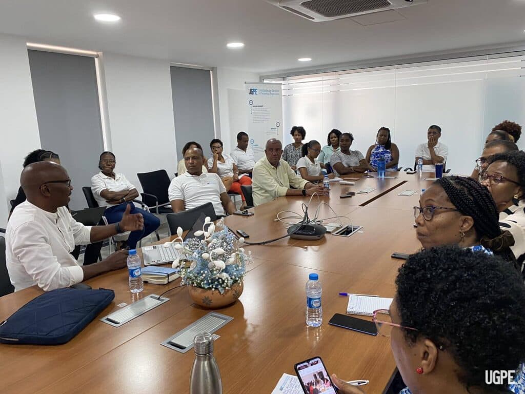 Promovendo o Bem-Estar dos Colaboradores: Sessão Informativa sobre Saúde Mental